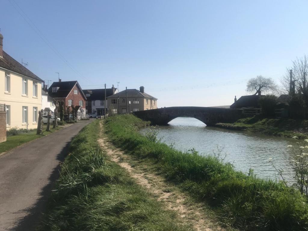 Delightful Cottage On The River Adur Close To Brighton & The Downs No Dogs Sorry Upper Beeding Bagian luar foto