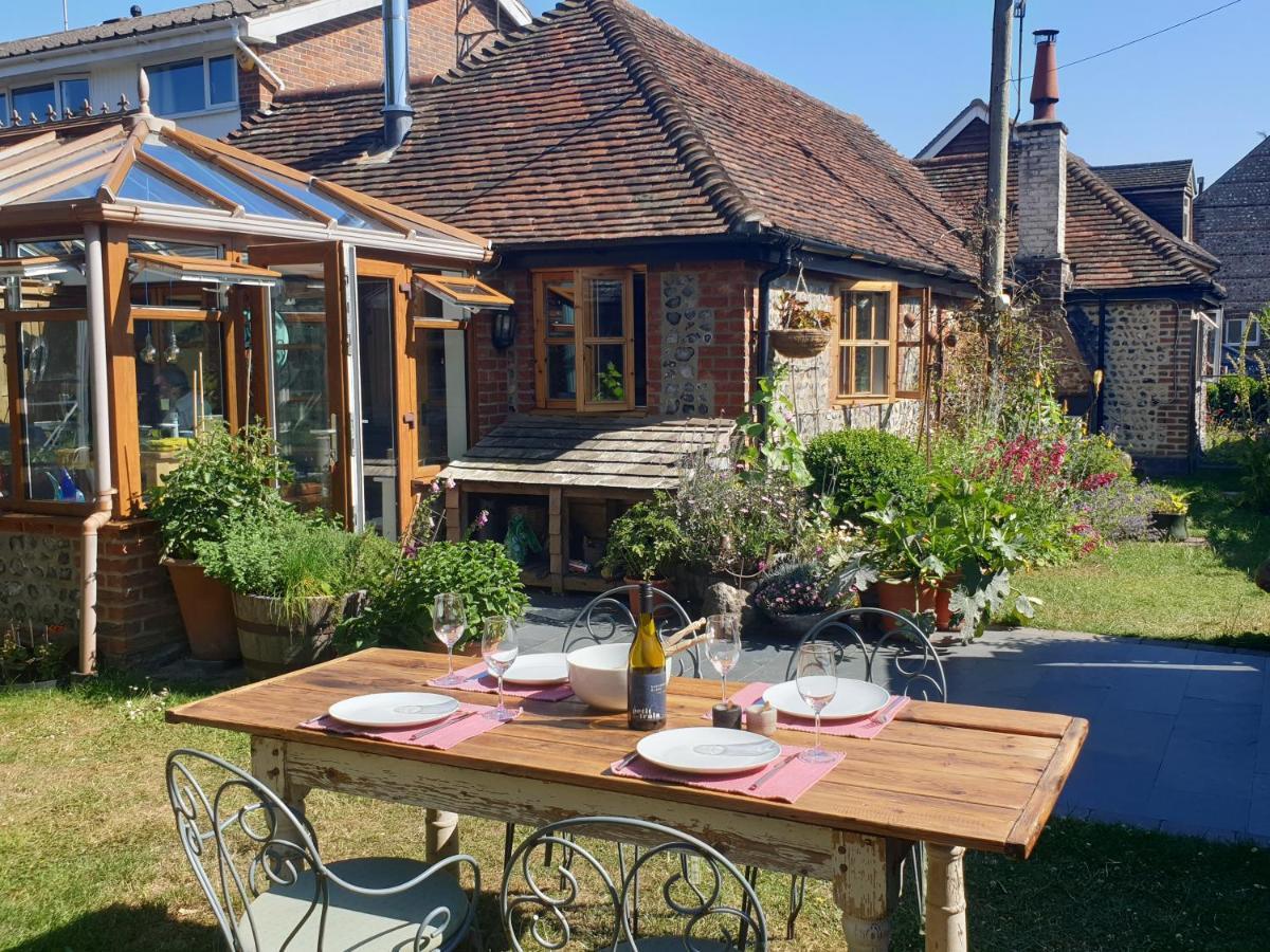 Delightful Cottage On The River Adur Close To Brighton & The Downs No Dogs Sorry Upper Beeding Bagian luar foto